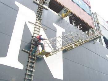 重視引航員登離船安全刻不容緩